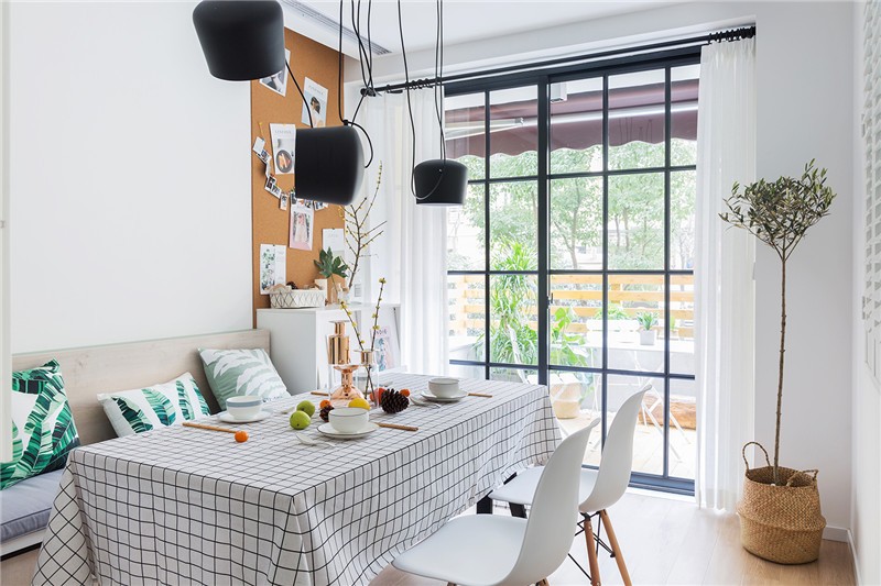 趣味十足的北歐風格110平米復(fù)式餐廳裝修效果圖