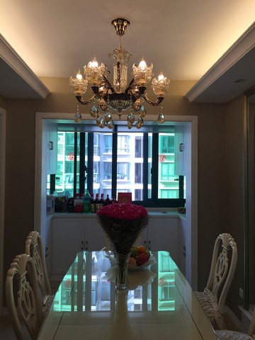 清爽實(shí)用歐式風(fēng)格100平米二居室餐廳吊頂裝修效果圖