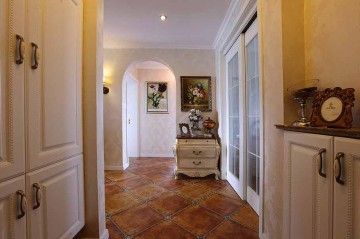 精致典型歐式風(fēng)格110平米三居室玄關(guān)過道裝修效果圖