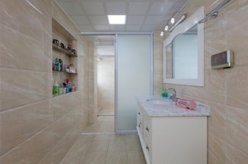 華貴溫馨歐式風(fēng)格120平米三居室衛(wèi)生間浴室柜裝修效果圖