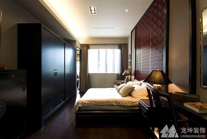 中式簡(jiǎn)約清新120平米三居室臥室吊頂裝修效果圖