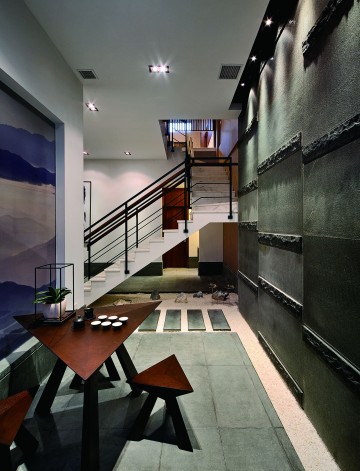 酷炫新中式風(fēng)格260平米別墅客廳樓梯裝修效果圖