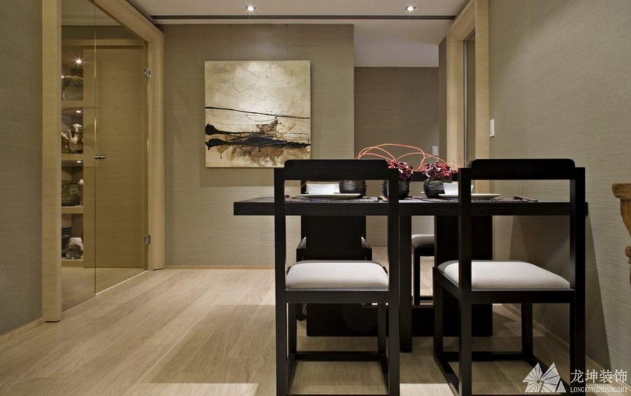 現代輕奢中式風格280平米別墅餐廳背景墻裝修效果圖