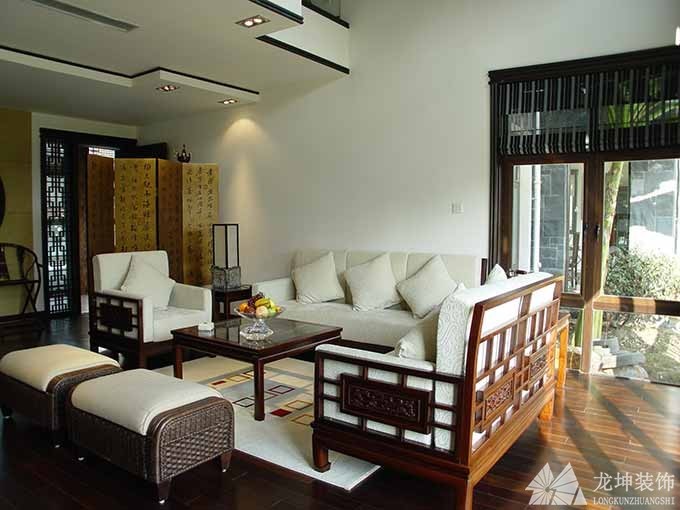 中式輕簡(jiǎn)舒適280平米別墅客廳背景墻裝修效果圖