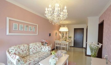 粉色溫馨田園風(fēng)格70平米二居室客廳吊頂裝修效果圖