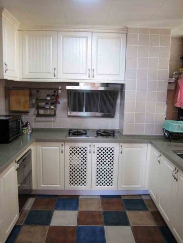 時尚清新田園風(fēng)格100平米三居室廚房櫥柜裝修效果圖