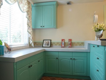 溫暖陽(yáng)光田園風(fēng)格110平米三居室廚房櫥柜裝修效果圖