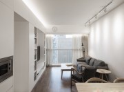 白色簡(jiǎn)約舒適60平米小戶型陽(yáng)臺(tái)裝修效果圖