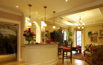 現(xiàn)代美式田園風(fēng)格240平米別墅客廳吧臺(tái)裝修效果圖