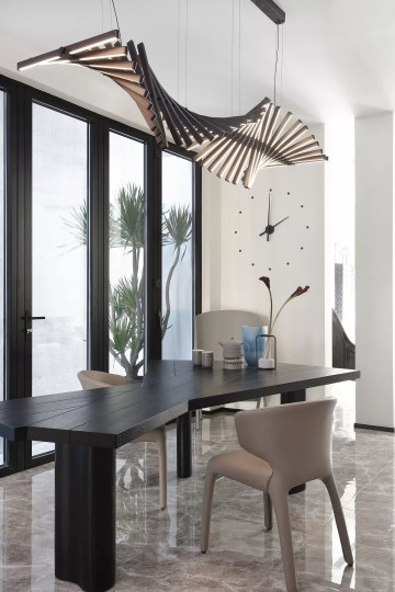 148㎡現代簡約住宅，通透明亮的舒適空間。