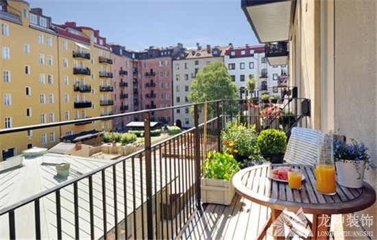 室外陽(yáng)臺(tái)裝修與設(shè)計(jì)